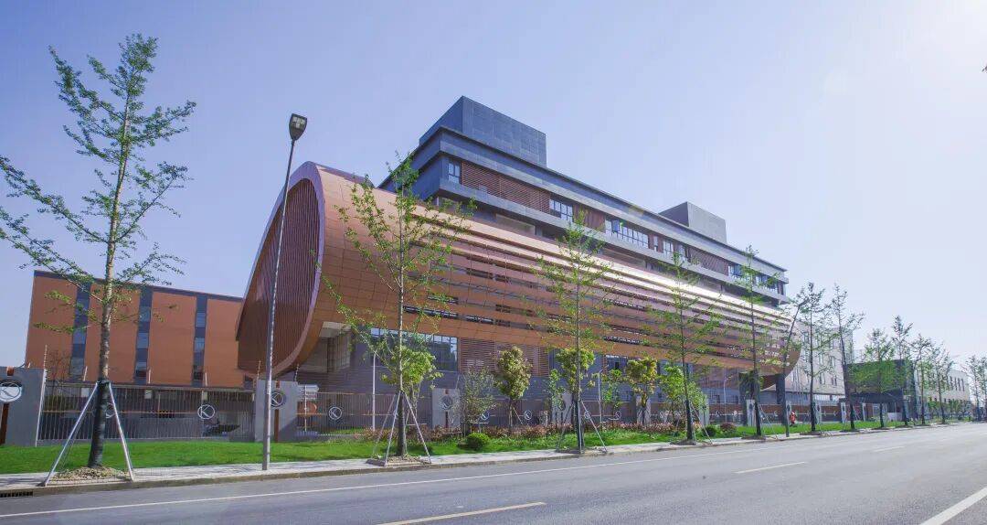 携手王嘉尔让世界看见“中国美”PG麻将胡了官宣全球代言人韩束(图4)